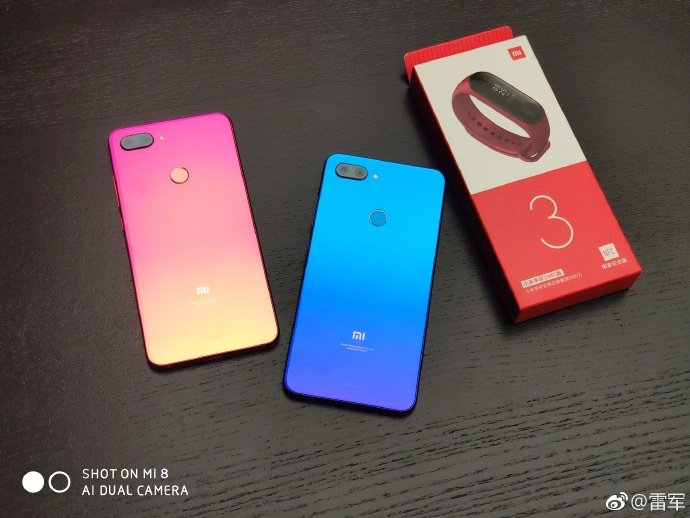 Глава Xiaomi показал смартфон Mi 8 Lite