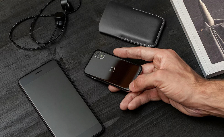 Palm вернулась к жизни с миниатюрным смартфоном-компаньоном на базе Android
