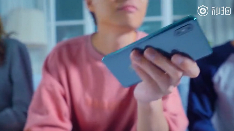 Видео дня: первый рекламный ролик с флагманским смартфоном-слайдером Xiaomi Mi Mix 3