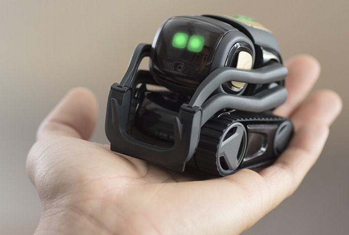 В продажу поступил крошечный робот-компаньон Anki Vector, который напоминает WALL-E