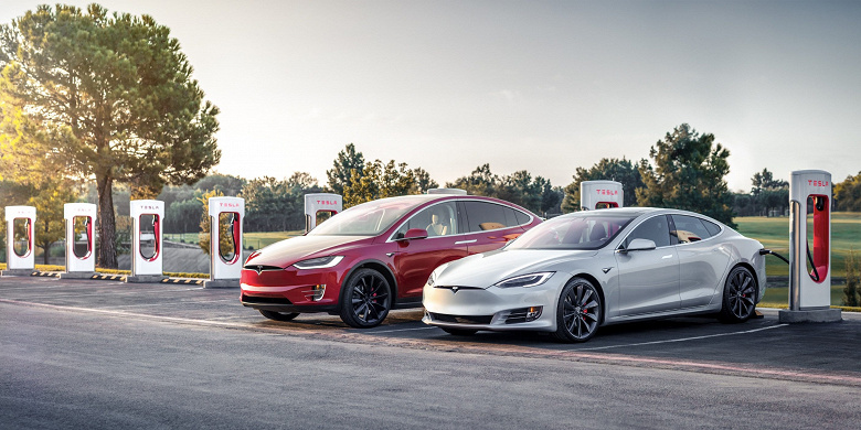 Tesla упростила линейку электромобилей Mode S и Model X