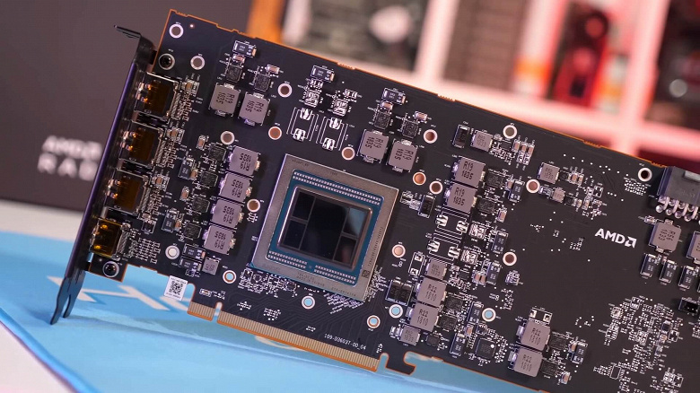 Видеокарта AMD Radeon VII поставляется с пьедесталом и дополнительным графическим процессором