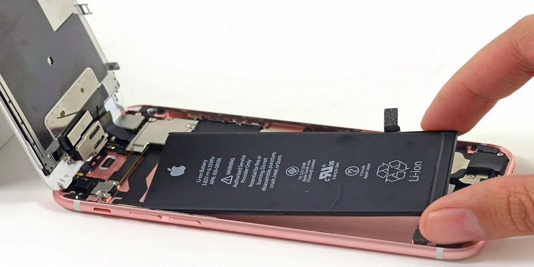 Apple заплатит разгневанным пользователям смартфонов iPhone, которые были замедлены программным путем