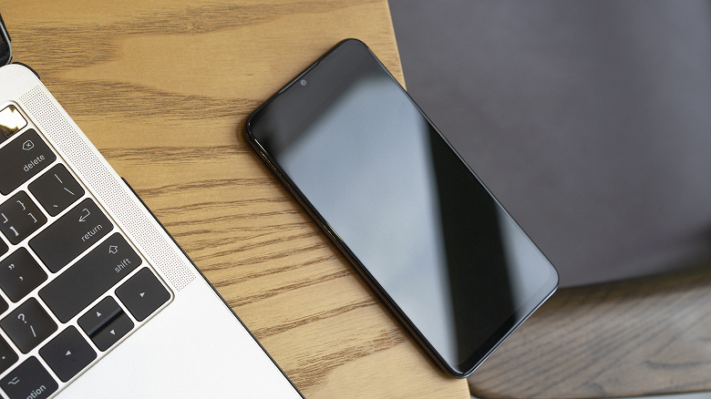 Дизайн потерялся: фотографии смартфона Meizu Note 9 показывают, что аппарат будет похож на Redmi Note 7 и сотни других подобных моделей