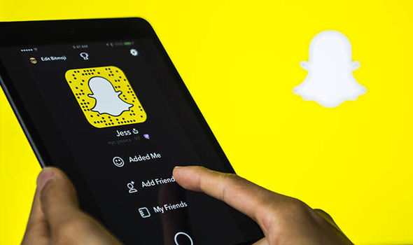 Владельцы iPhone стали проводить больше времени в Snapchat