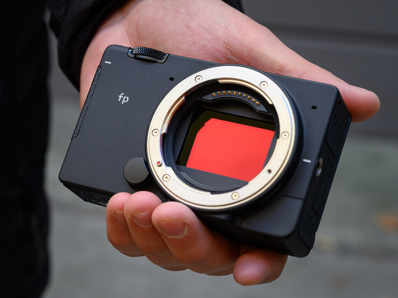 Sigma обещает наделить камеру fp поддержкой профиля LOG