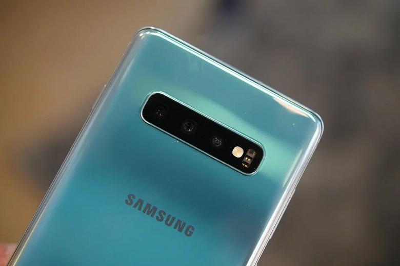 К выходу готовы дешёвая и дорогая версии Samsung Galaxy S10 с изменёнными камерами