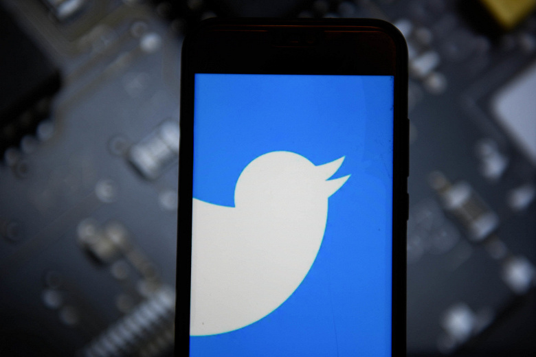 В Twitter передумали удалять умерших пользователей