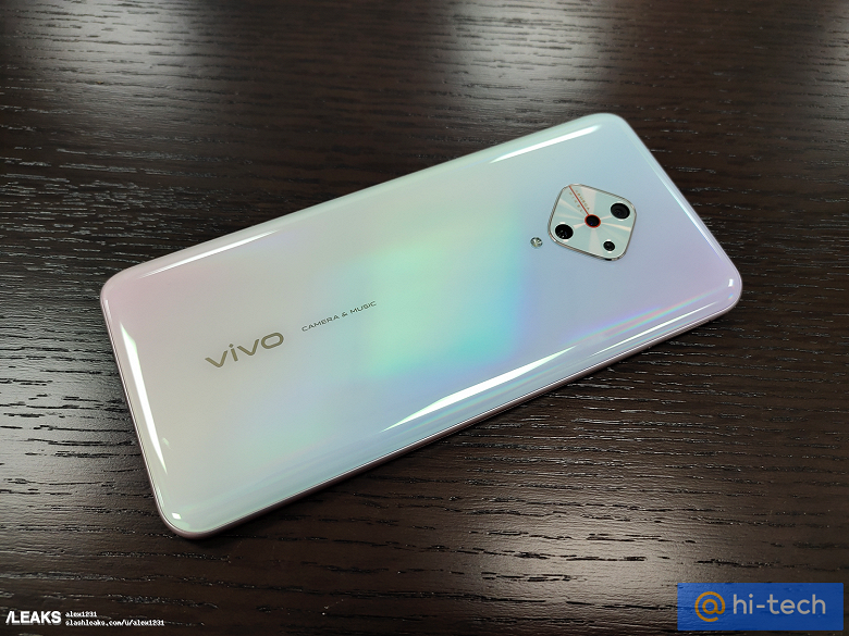Vivo V17 тоже получил странную квадратную камеру