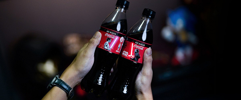 Вышла Coca-Cola с экраном OLED на бутылке