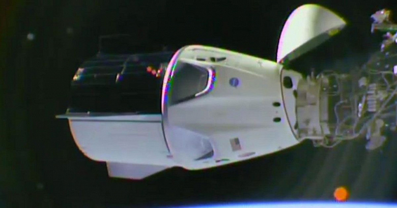 Космический корабль SpaceX Crew Dragon успешно пристыковался к МКС