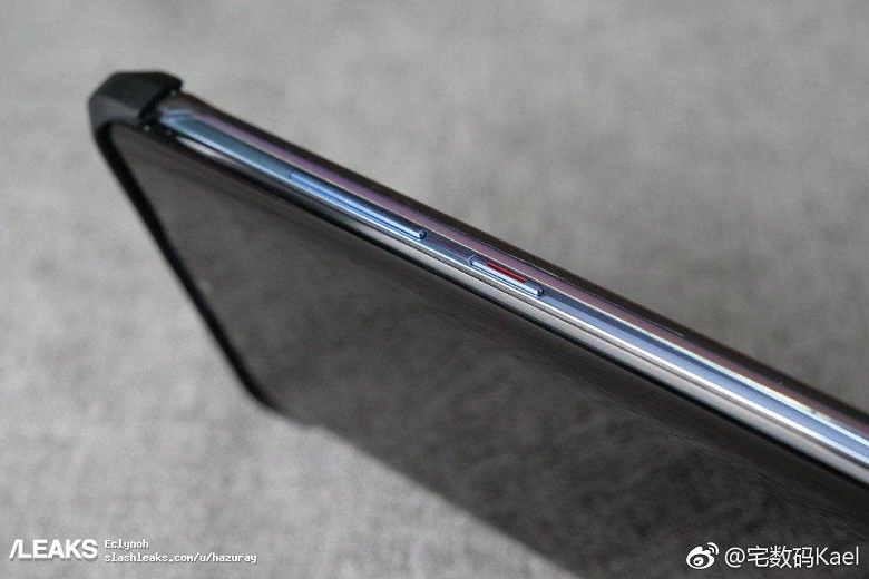 Фотогалерея дня: смартфон Huawei P30 Pro со всех сторон