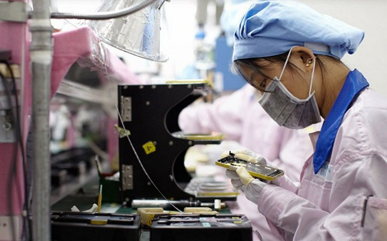 Pegatron потратит до миллиарда долларов, чтобы перенести производство чипов для iPhone из Китая