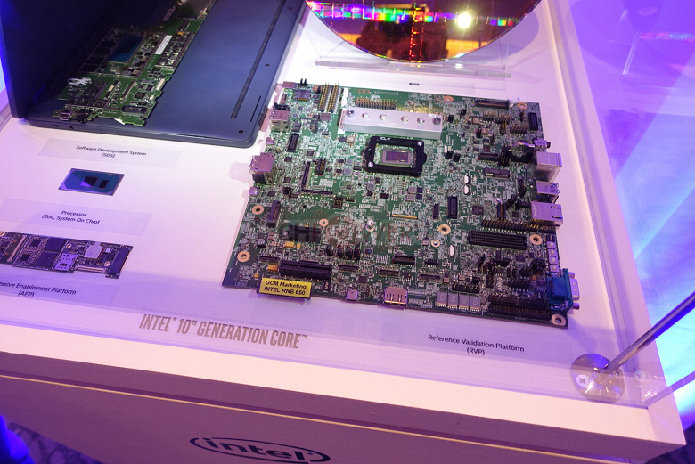 Фото дня: MCM Intel Ice Lake-Y