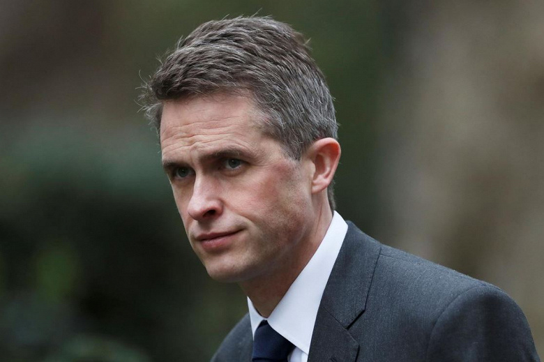 Министр обороны Великобритании уволен из-за утечки, связанной с Huawei