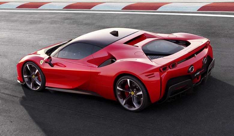 Представлен автомобиль Ferrari SF90 Stradale: четыре двигателя, 1000 л.с. и специфическая задняя передача