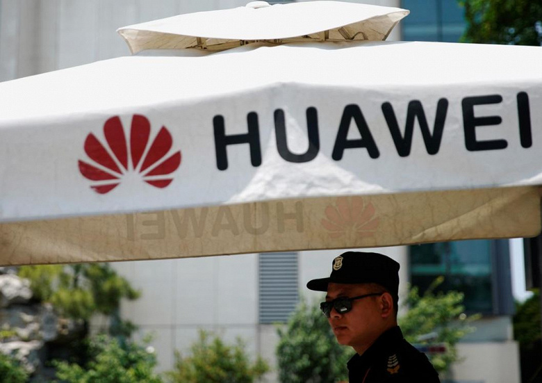 Некоторые крупные технологические фирмы ограничивают общение сотрудников с коллегами из Huawei