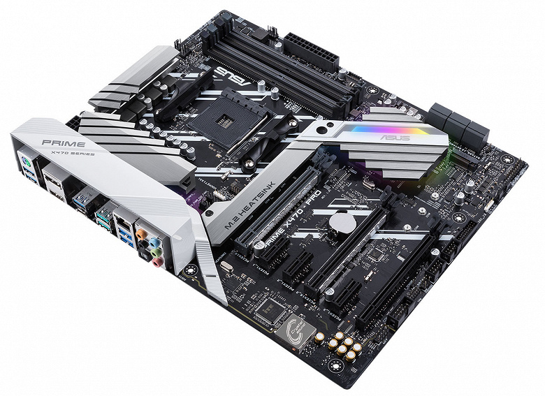 Корневой комплекс PCIe процессоров AMD Ryzen 3000 будет работать на скоростях PCIe Gen 3, если процессор установлен в системную плату на чипсете серии AMD 300 или 400