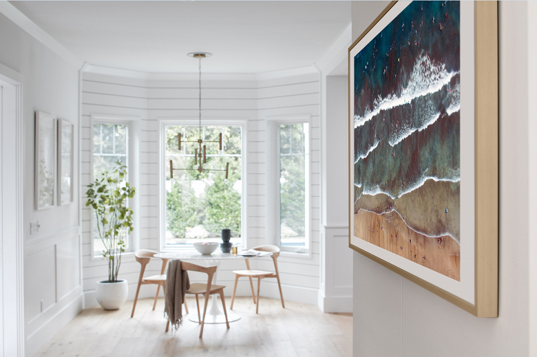 В России выходят телевизоры Samsung The Frame 2019 модельного года, за предзаказ — аудисосистема или саундбар