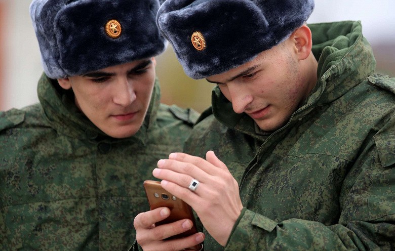 Суровые и неубиваемые. В России осенью появятся смартфон и планшеты на предназначенной для силовиков Astra Linux