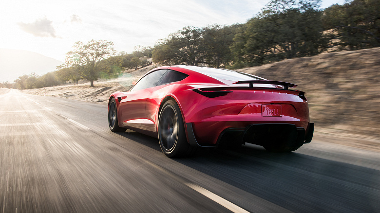 Гиперкар Tesla Roadster ещё не вышел, а уже потерял в динамике