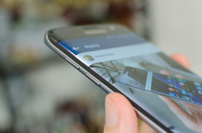 Смартфоны Samsung Galaxy S7 и S7 Edge больше не будут получать постоянные обновления безопасности