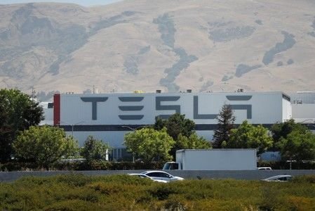 Открыты первые зарядные станции Tesla Supercharger V3