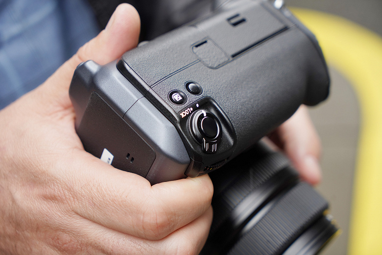 Части камер Fujifilm GFX 100 присуща неисправность