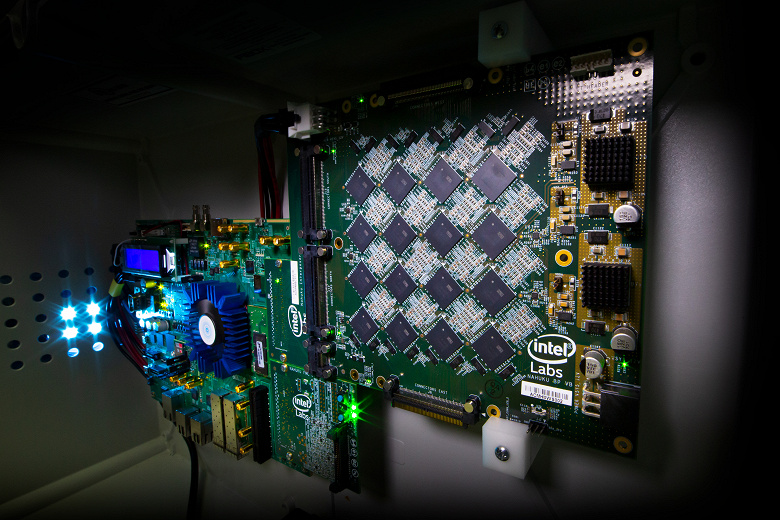 Представлена Intel Pohoiki Beach — система из 64 нейроморфных процессоров Loihi 