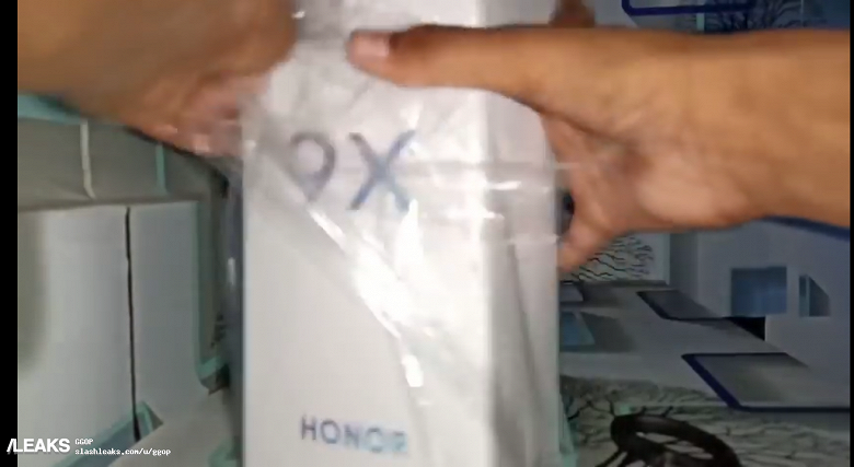 Смартфон Honor 9X засняли вживую