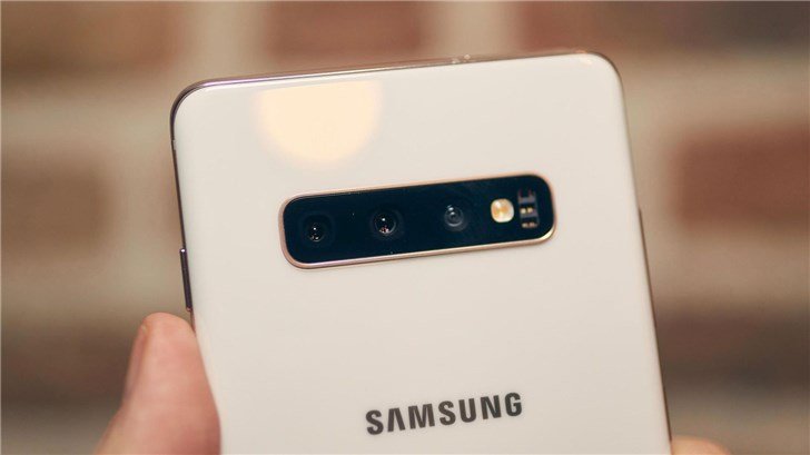 В четыре раза больше, чем у Galaxy S10. Флагманскому смартфону Samsung Galaxy S11 предрекают ультрачёткую камеру
