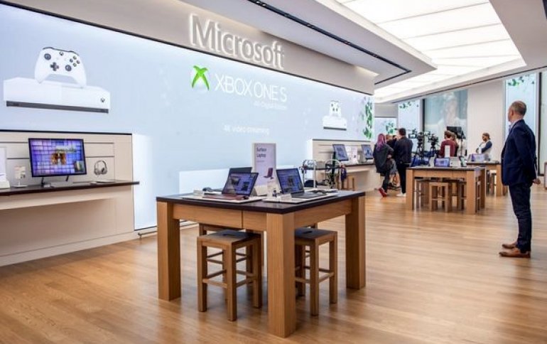 В двух шагах. В Европе открылся первый фирменный магазин Microsoft