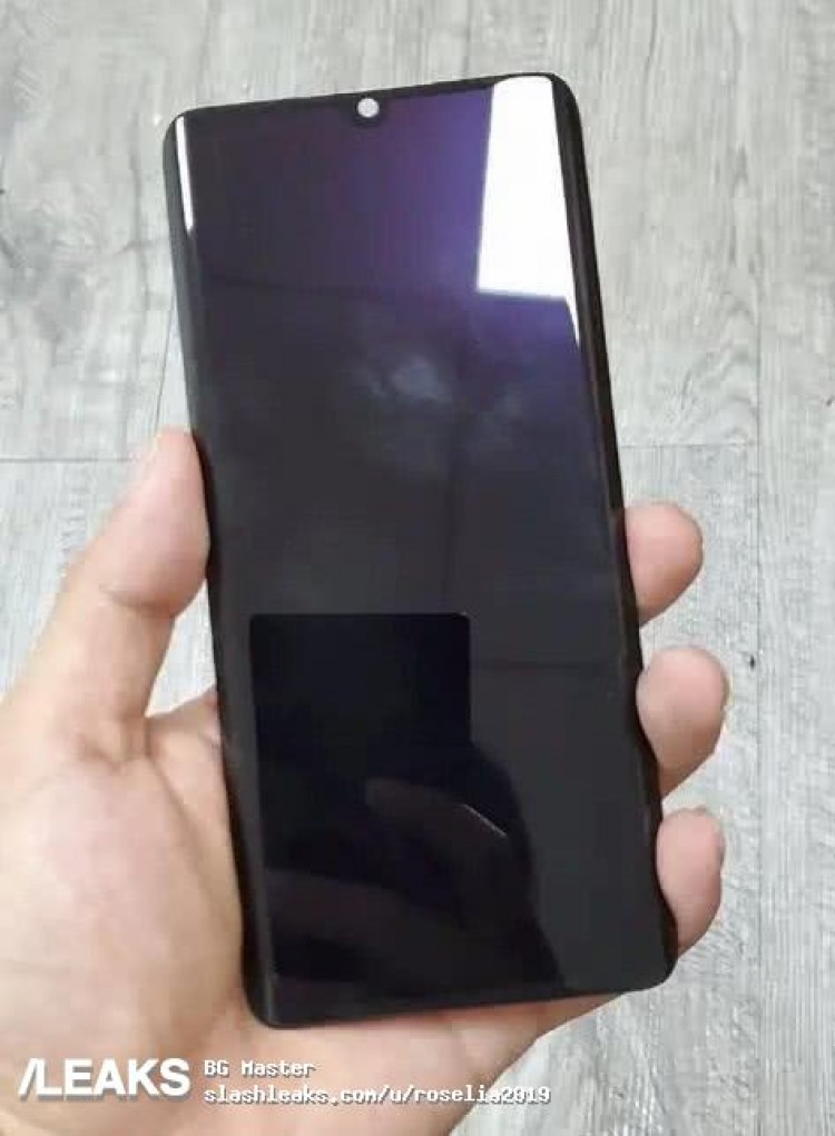 Потенциальный хит Xiaomi Mi CC9 Pro позирует «лицом»