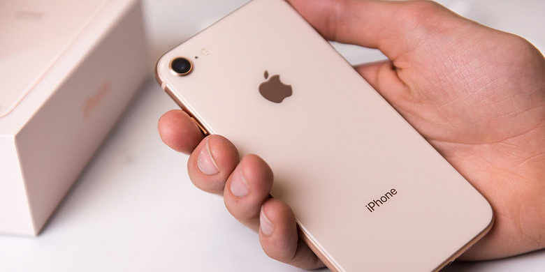 Apple спешит выпустить спасительный iPhone 9