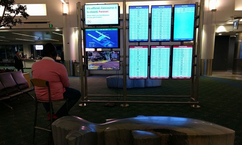 Фанат PlayStation 4 поставил на уши охрану аэропорта 