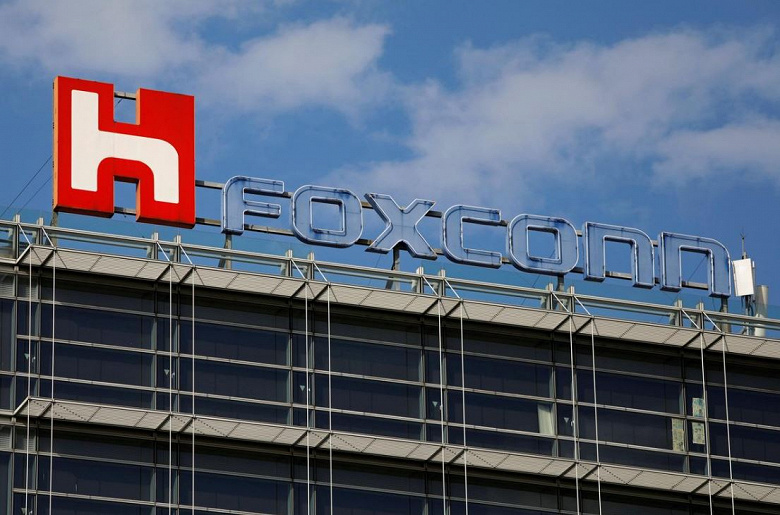 Foxconn обещает выполнить все производственные обязательства