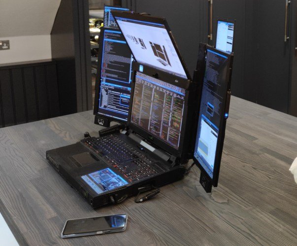 Анонсирован Aurora 7 — первый в мире ноутбук с семью экранами