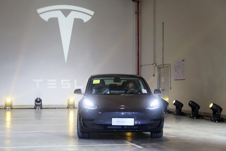 Tesla снижает цены на Model 3 китайской сборки