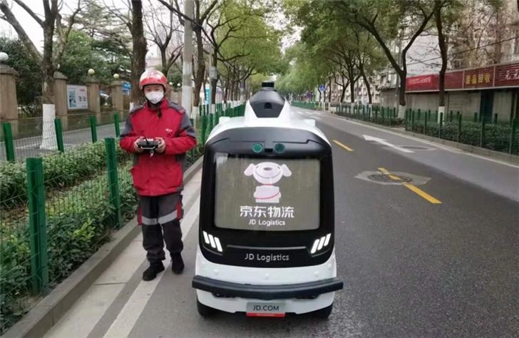 Китайский гигант «спасается» от коронавируса посредством роботов