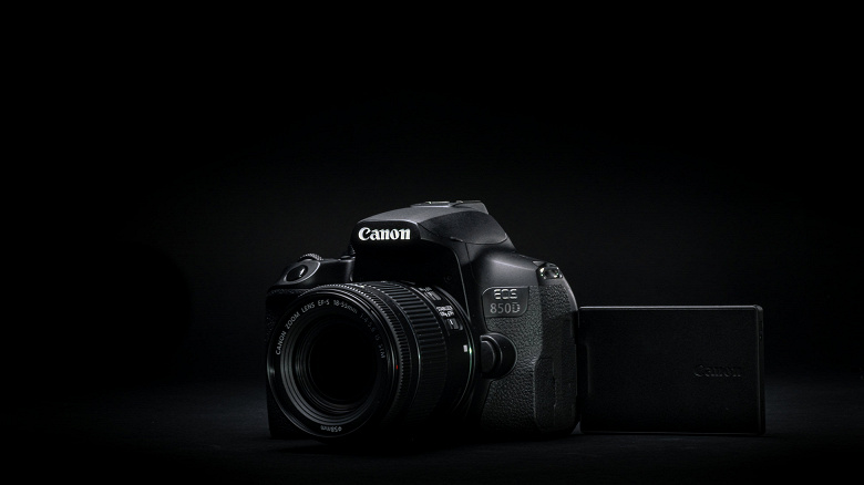 Зеркальная камера Canon EOS 850D позволяет снимать видео 4К