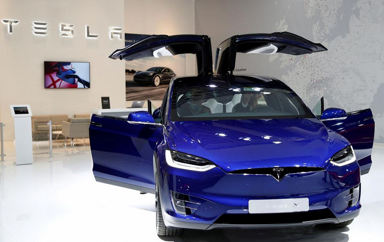 Tesla отзывает 3183 электромобилей Model X в Китае