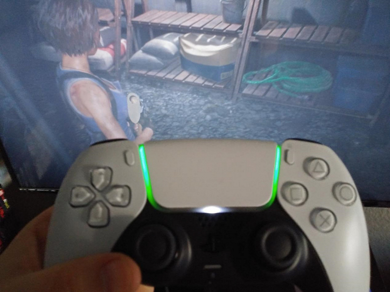 Контроллер DualSense консоли PlayStation 5 превратили в индикатор состояния здоровья игрового персонажа