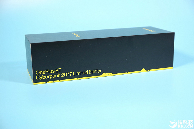 Содержимое OnePlus 8T Cyberpunk 2077 Limited Edition 