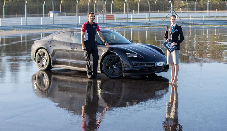 Электрический Porsche Taycan установил новый мировой рекорд