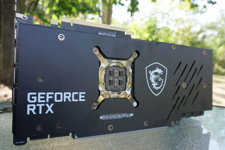 Видеокарты GeForce RTX 3090 настолько желанны, что их украли прямо с завода. У MSI украли 40 коробок с такими адаптерами