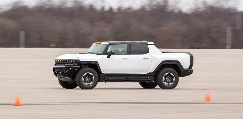 Электрический пикап GMC Hummer EV заинтересовал в 70 раз меньше заказчиков, чем Tesla Cybertruck