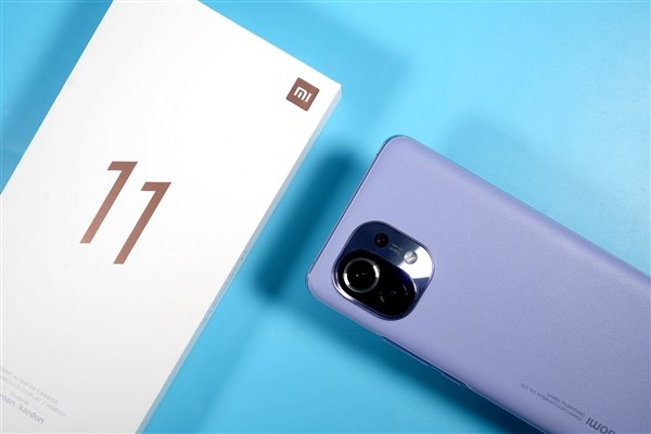 За Xiaomi Mi 11 выстроилась очередь из почти миллиона человек