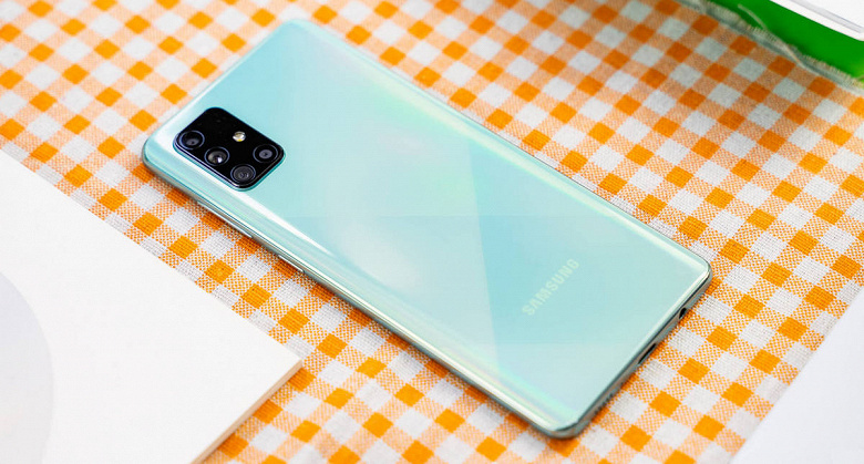 Samsung готовит ещё один среднебюджетный смартфон на Snapdragon 855