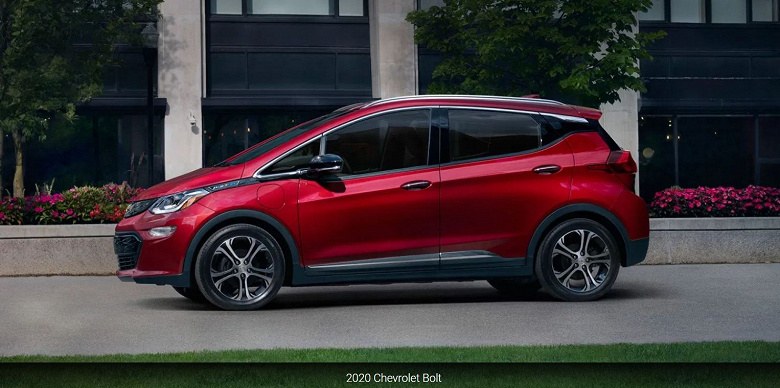 Выпуск обновленного электромобиля Chevrolet Bolt отложен до 2021 года