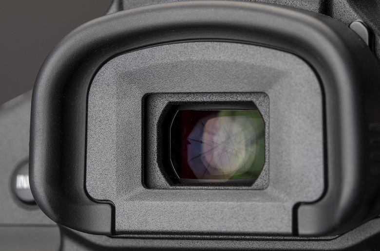 Серийная съемка может вызвать зависание и перезагрузку камеры Canon 1D X Mark III
